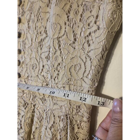 Lace Floral Dress Beige Knee Length Size S Lined Stretch Short Sleeve Romantic - Picture 10 of 11